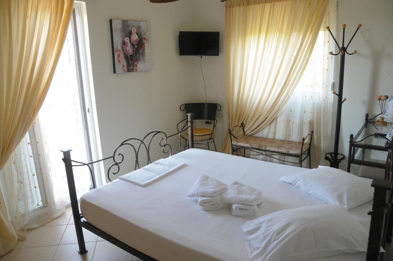 Maria Apartments Lefkada City Екстер'єр фото